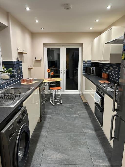 Villa Adam'S Place, Watford Wd17 2Py Exterior foto
